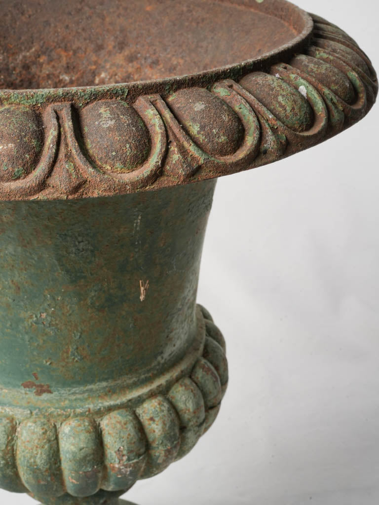 Gadrooned midsection urn