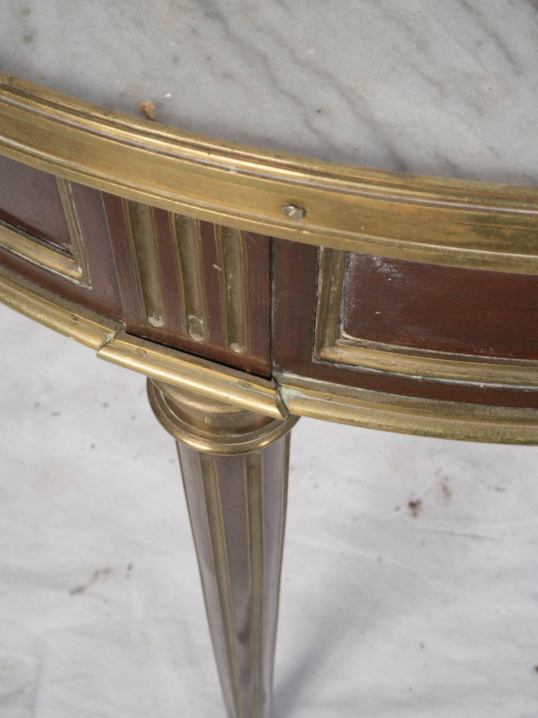 Versatile classic French-style table