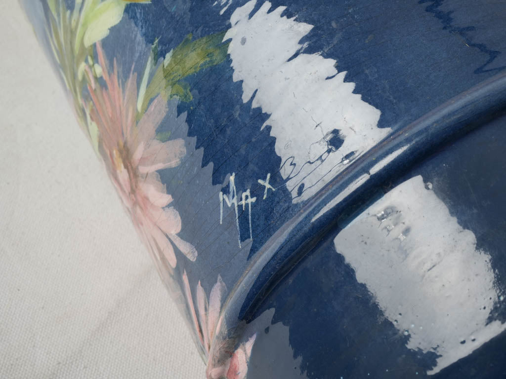 Painterly designed antique ceramic décor