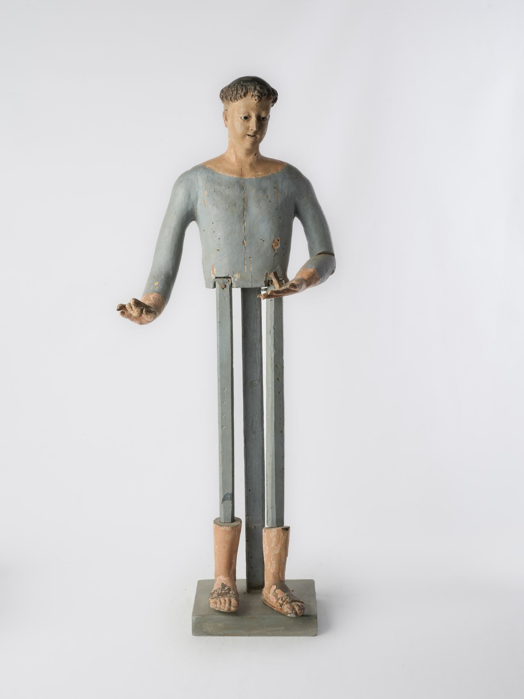 Realistic 19th-century Capipote sculpture