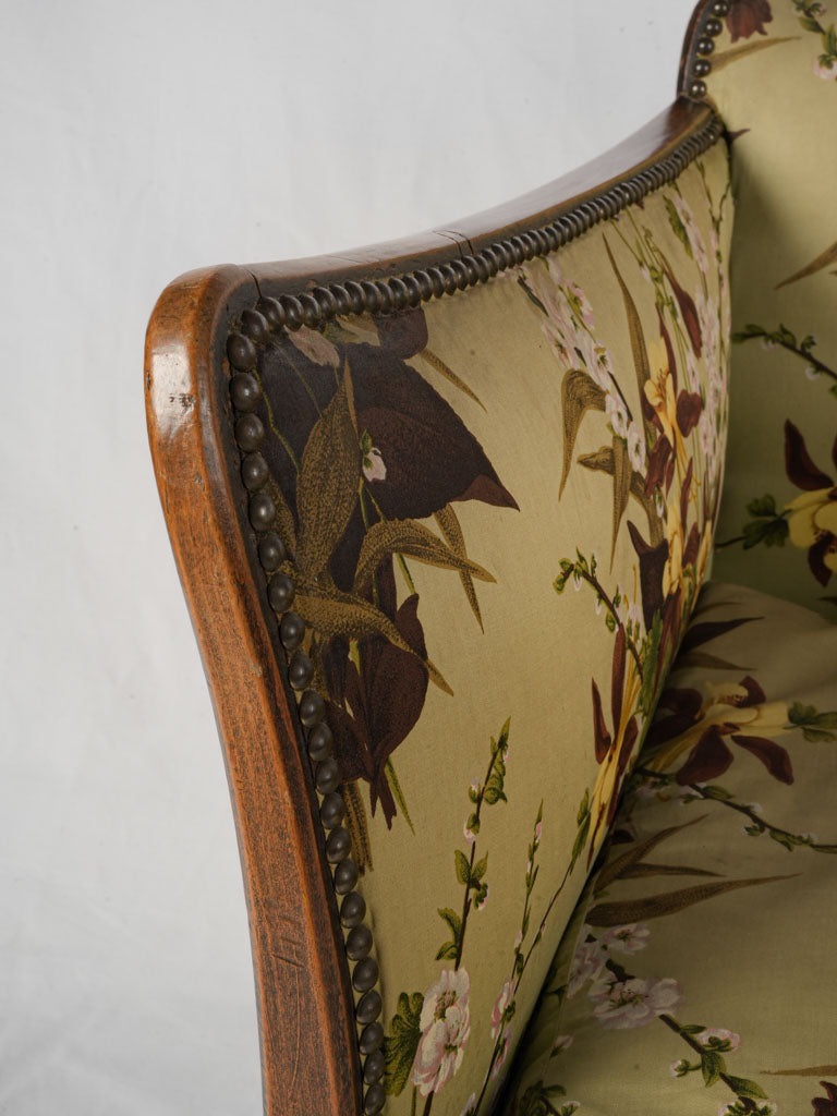 Rich texture wooden armchairs