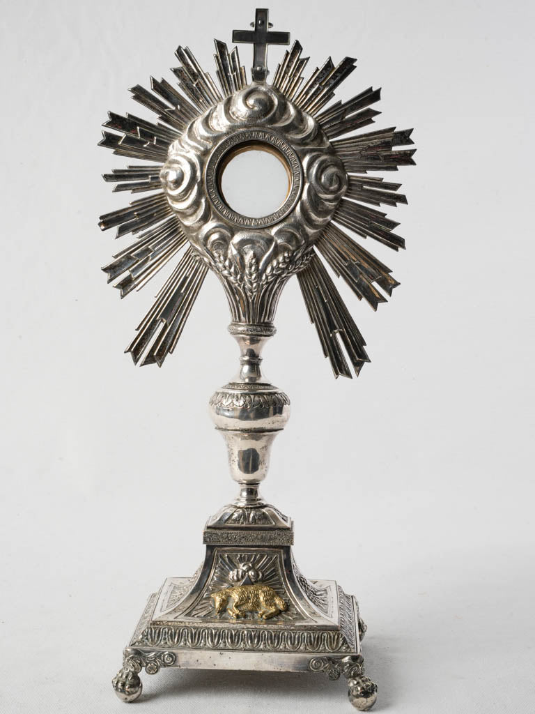 Elegant decorative altar piece