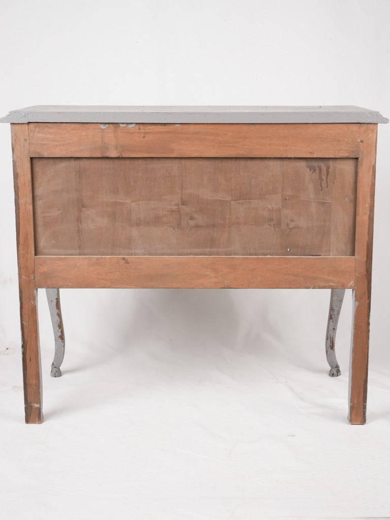 Classic long-legged bedroom commode