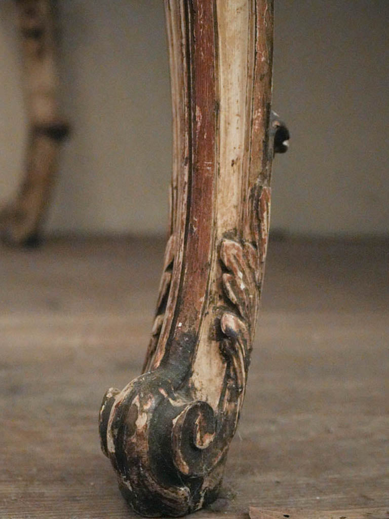 Luxurious decorative art table