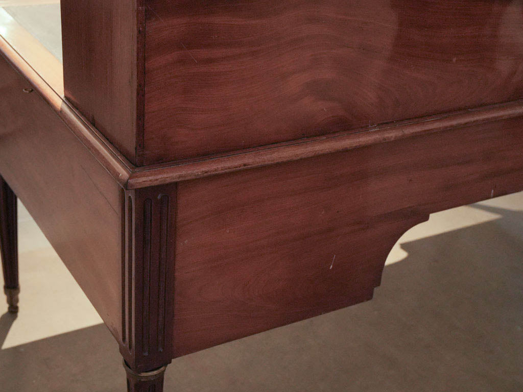 Sculptural practical centerpiece furniture