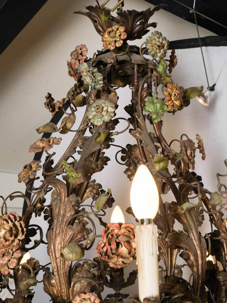 Elegant twelve-light chandelier