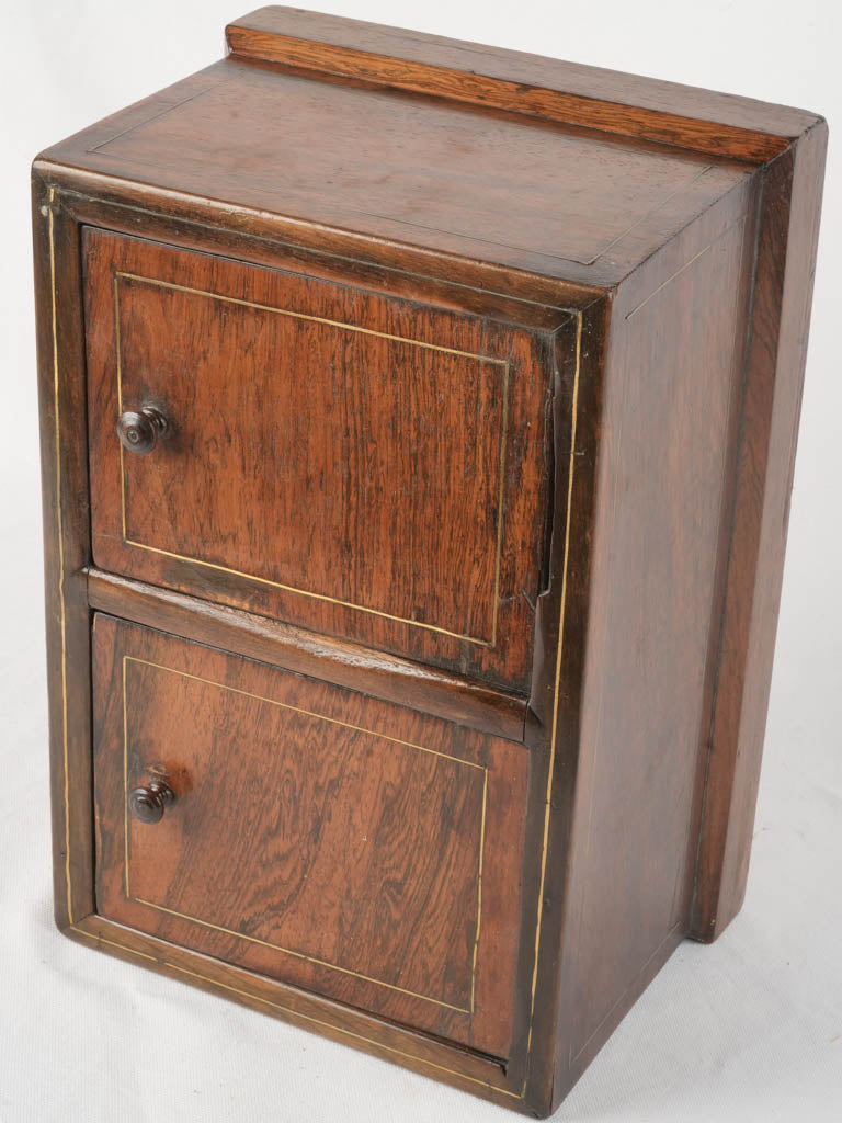 Rich-toned rosewood tobacco box