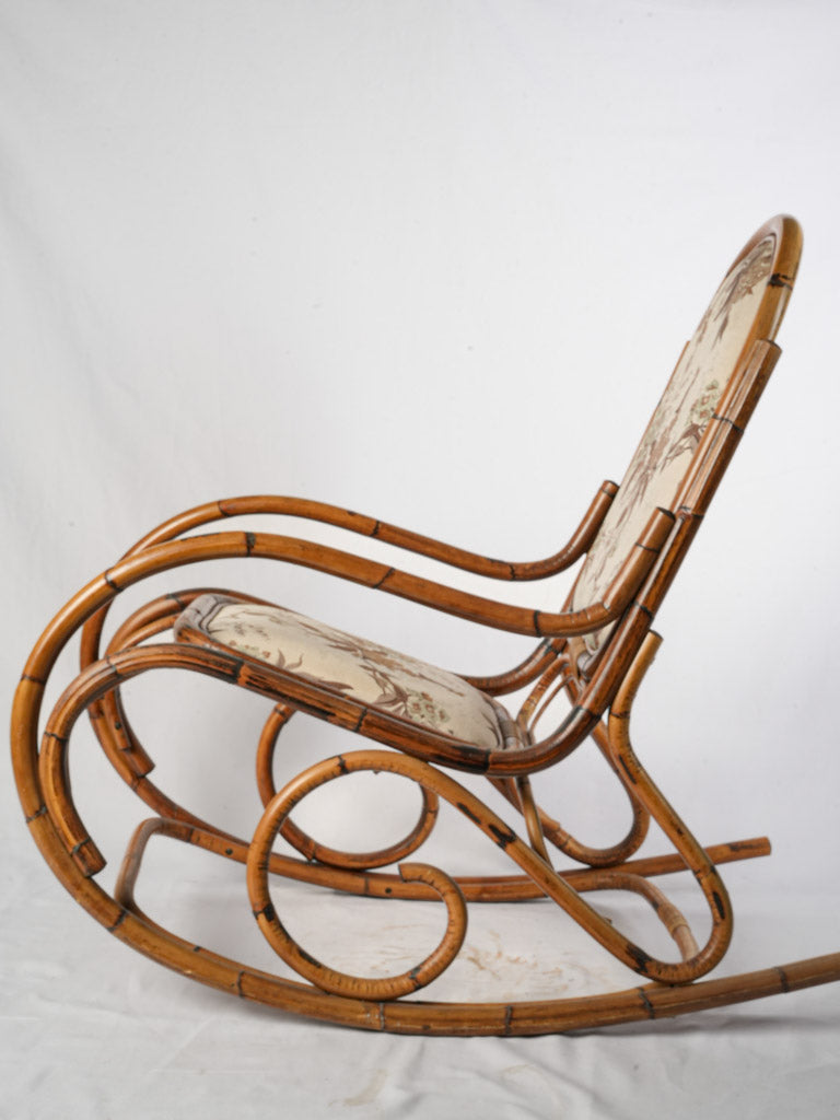 Lightweight 1940s casual décor chair