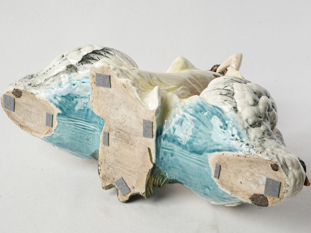 Symmetrical sculpted swan vessel