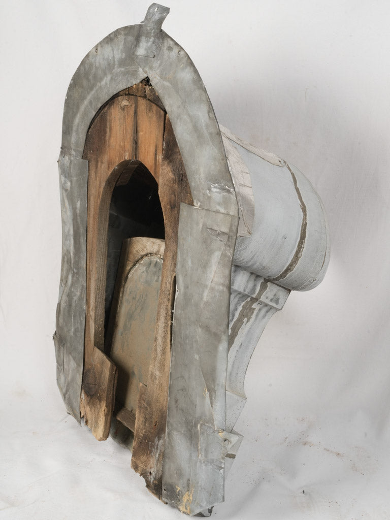 Classic sculptural window frame