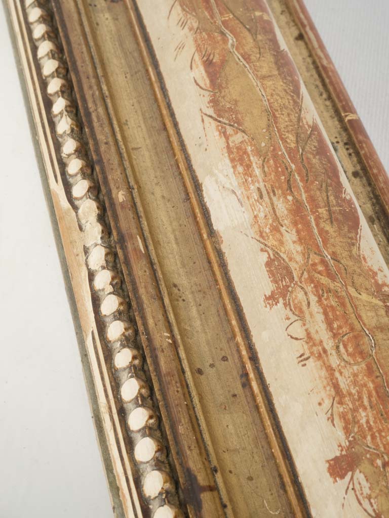 Beige-toned elegant mirror