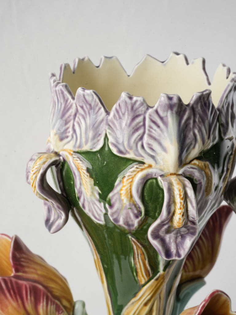 Artistic Lotus Leaf Design