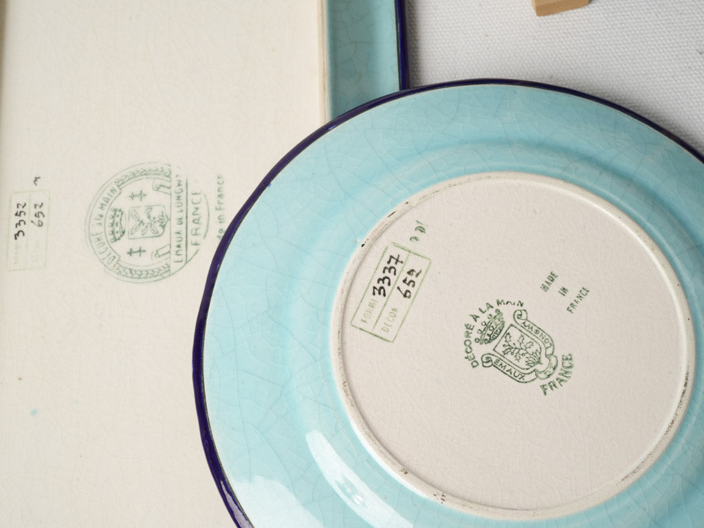 Renowned collectible French floral set