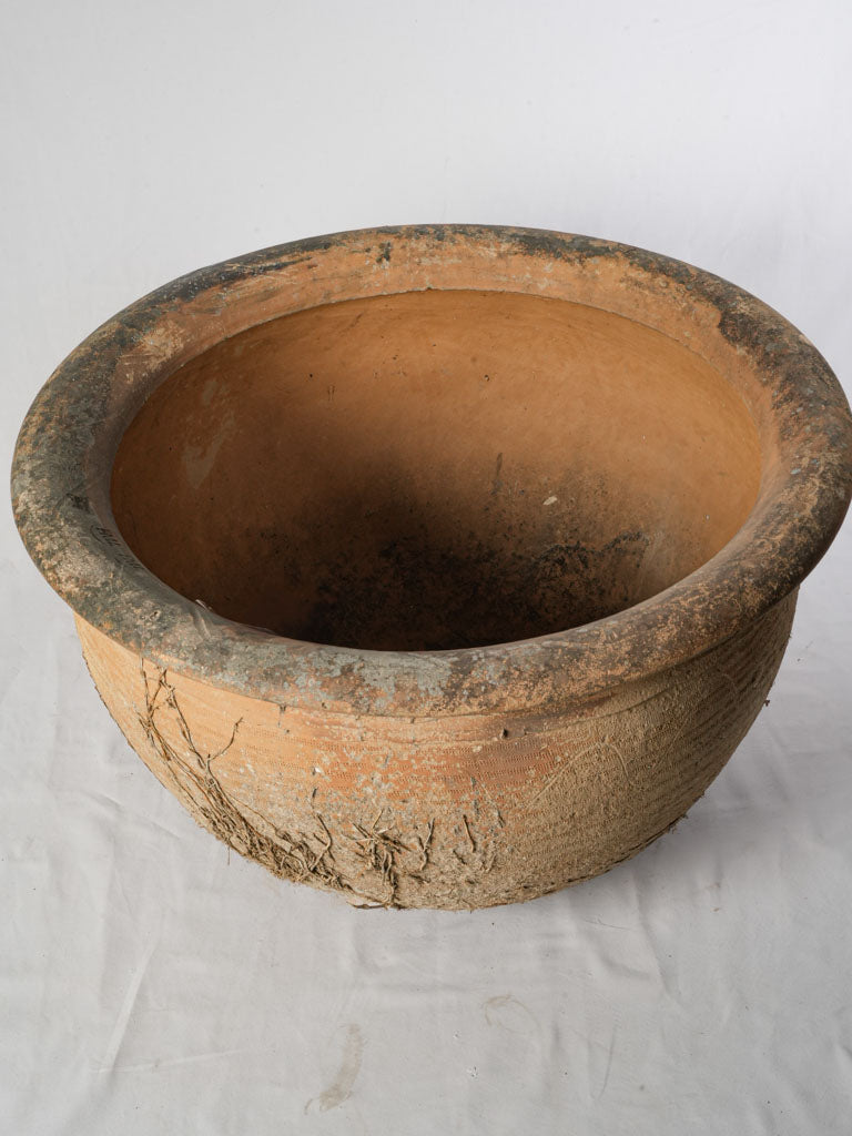 Elegant weathered utility basin