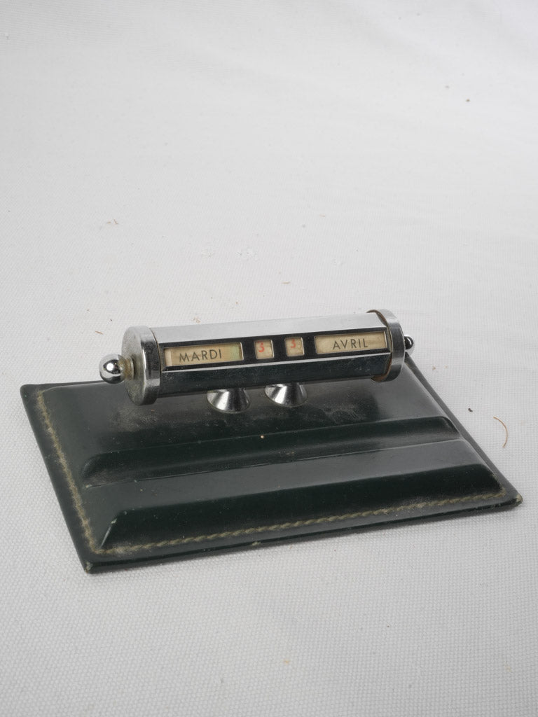 Chromed metal perpetual calendar accessory