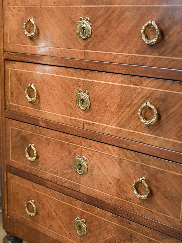 Elegant chevron-patterned woodpiece