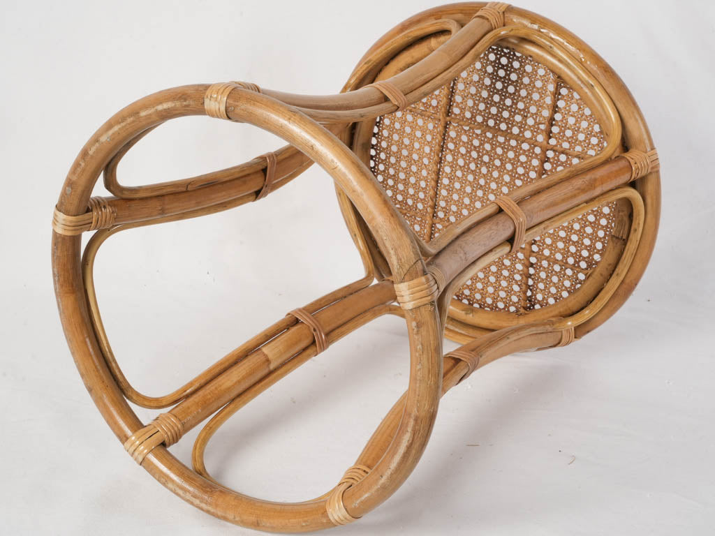 Sophisticated vintage resort-style chairs