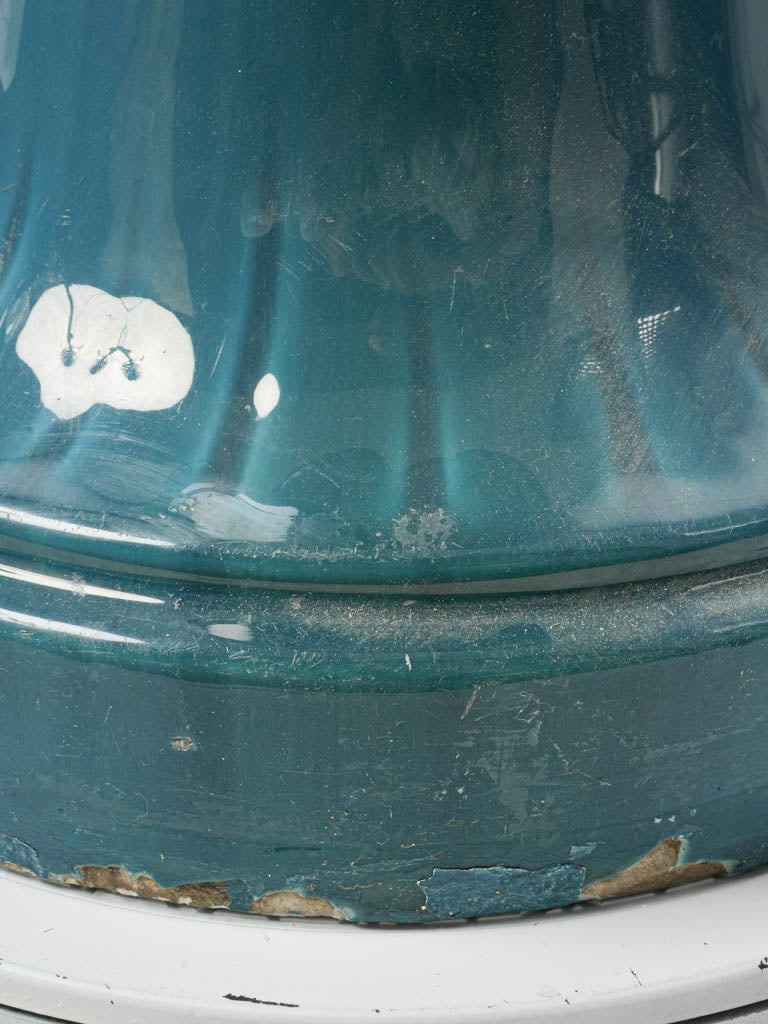 Chromatic depth ceramic decoration