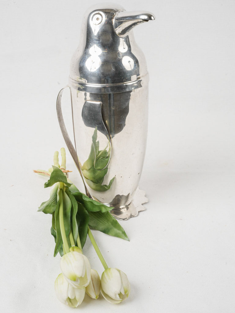 Charming penguin-shaped bar accessory