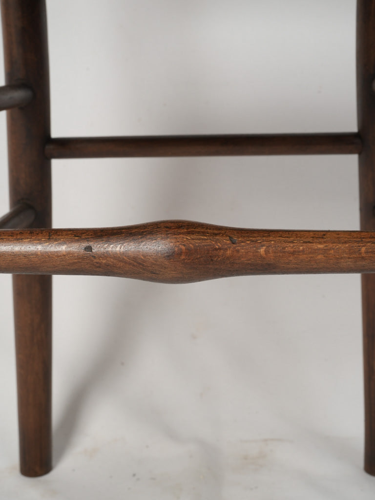 Durable vintage hourglass back seat
