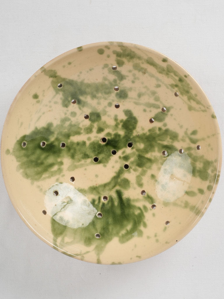 Classic Mediterranean-style glaze strainer pot