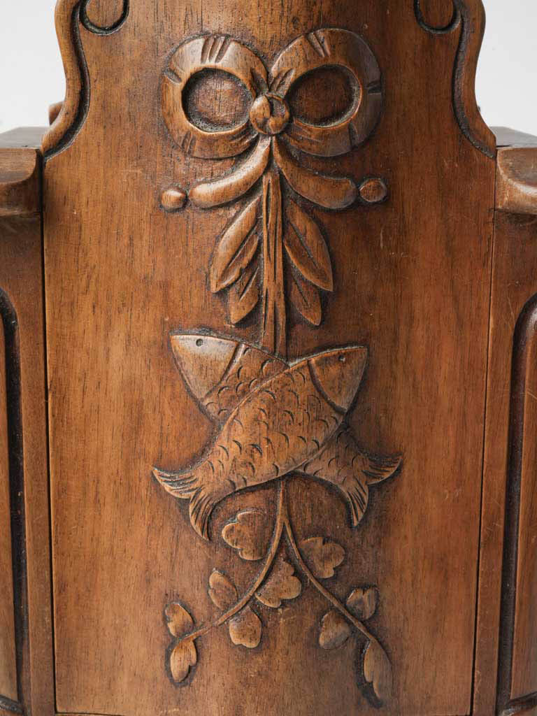 Scallop shell crest walnut container