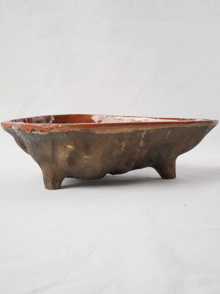 Earthenware heart-shaped kitchenware