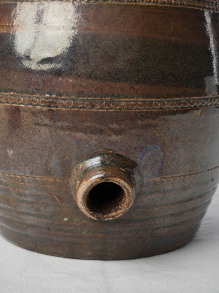 Textured banded Cliousclat stoneware