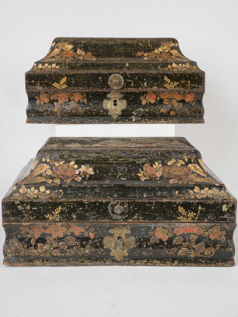 Elegant Gold Oriental Wig Containers