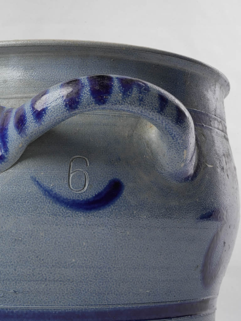 Elegant patina-rich storage stoneware