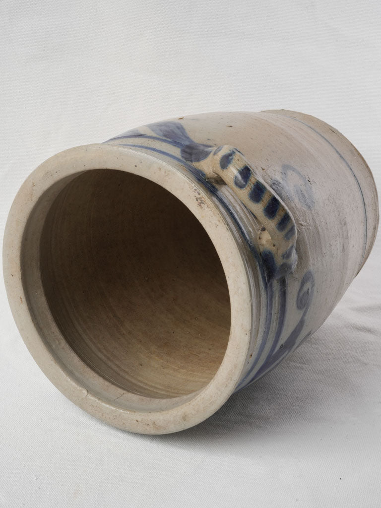 Softly tapered cylindrical ware