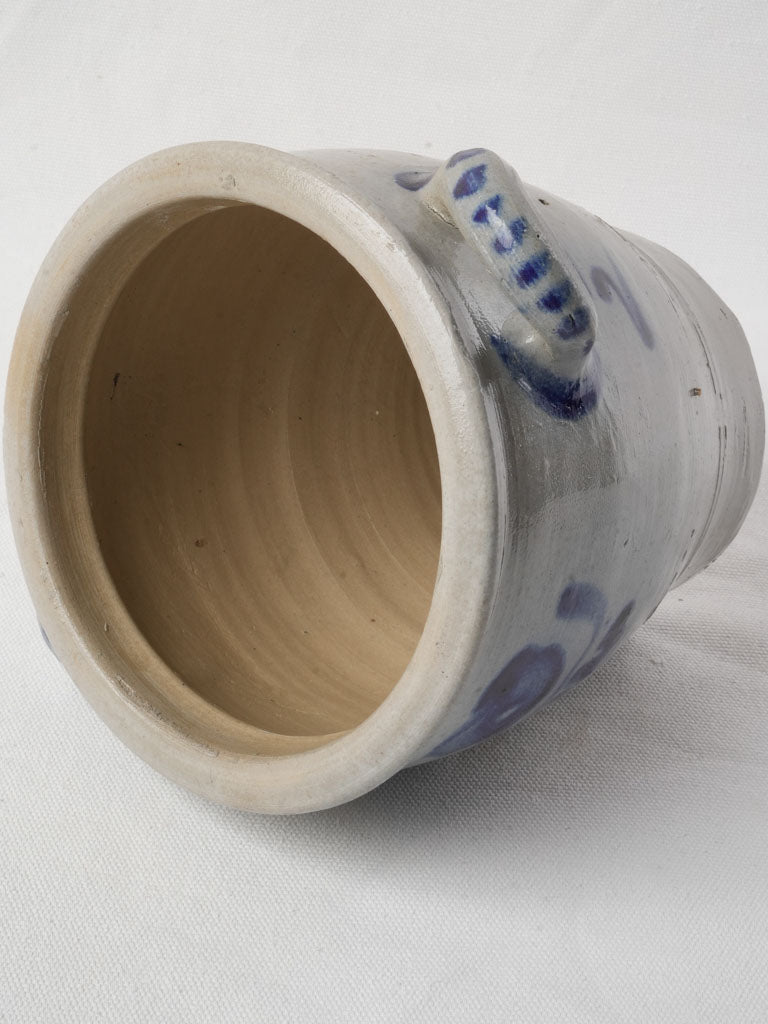 Classic everted-rim crock
