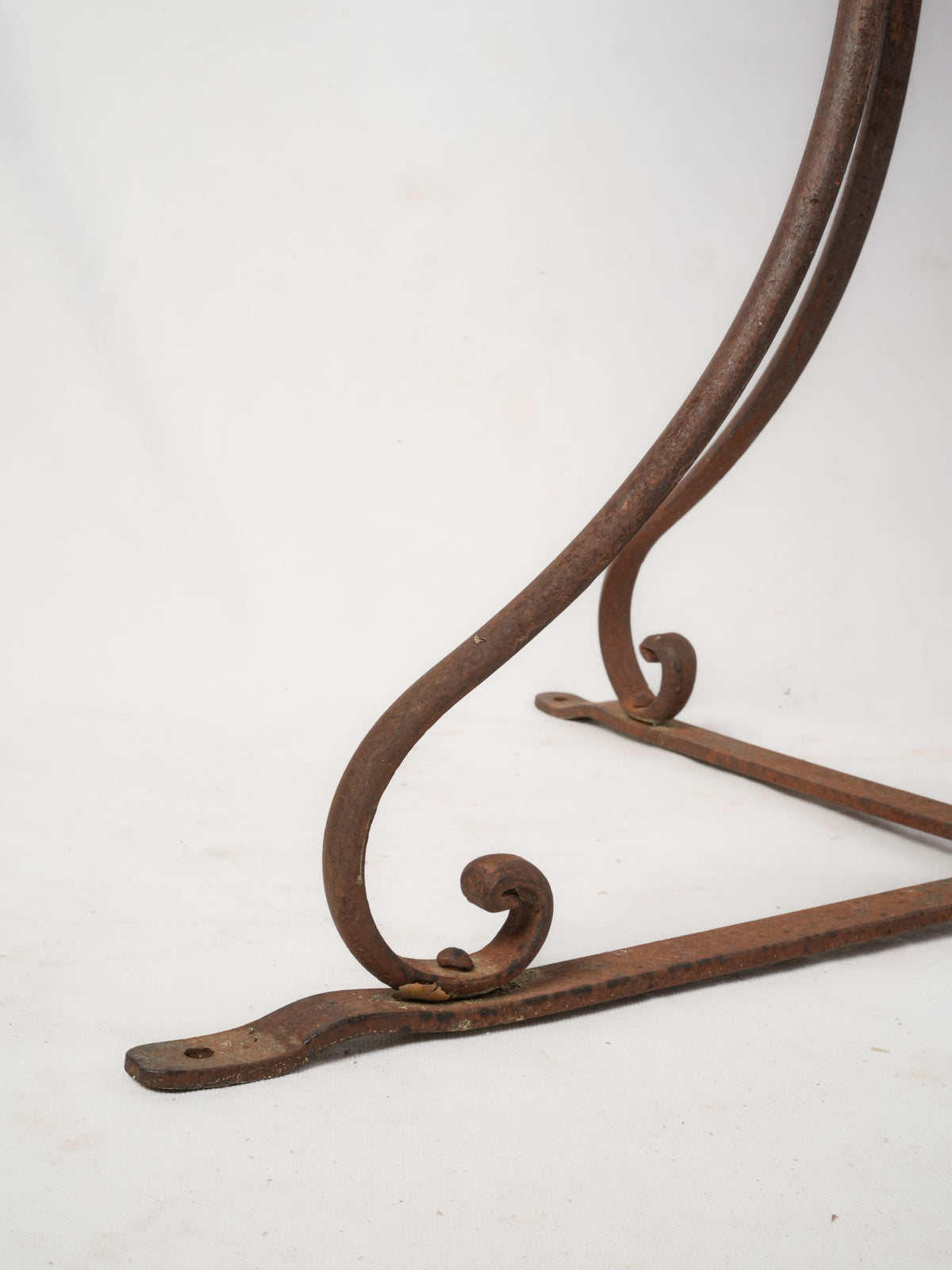 Vintage French Iron Garden Table with Curved Legs and Round Top