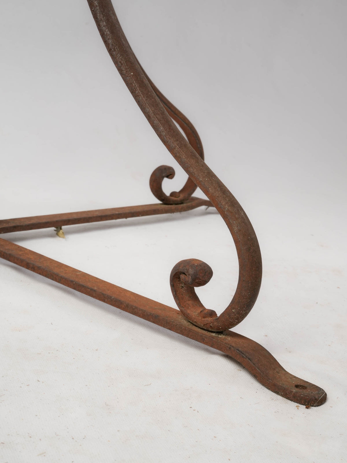 Vintage French Iron Garden Table with Curved Legs and Round Top