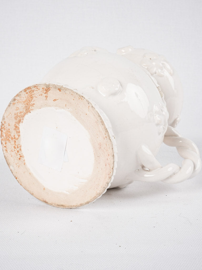 Émile Tessier pure white foliage pitcher