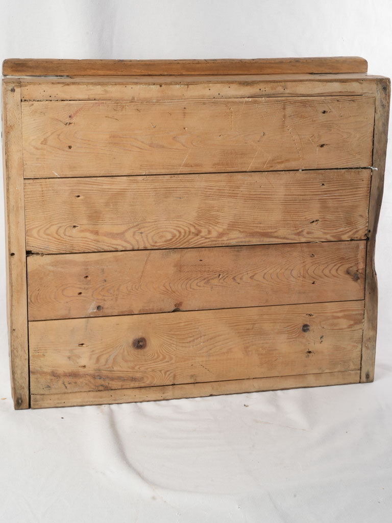 Enduringly elegant rustic kitchen piece