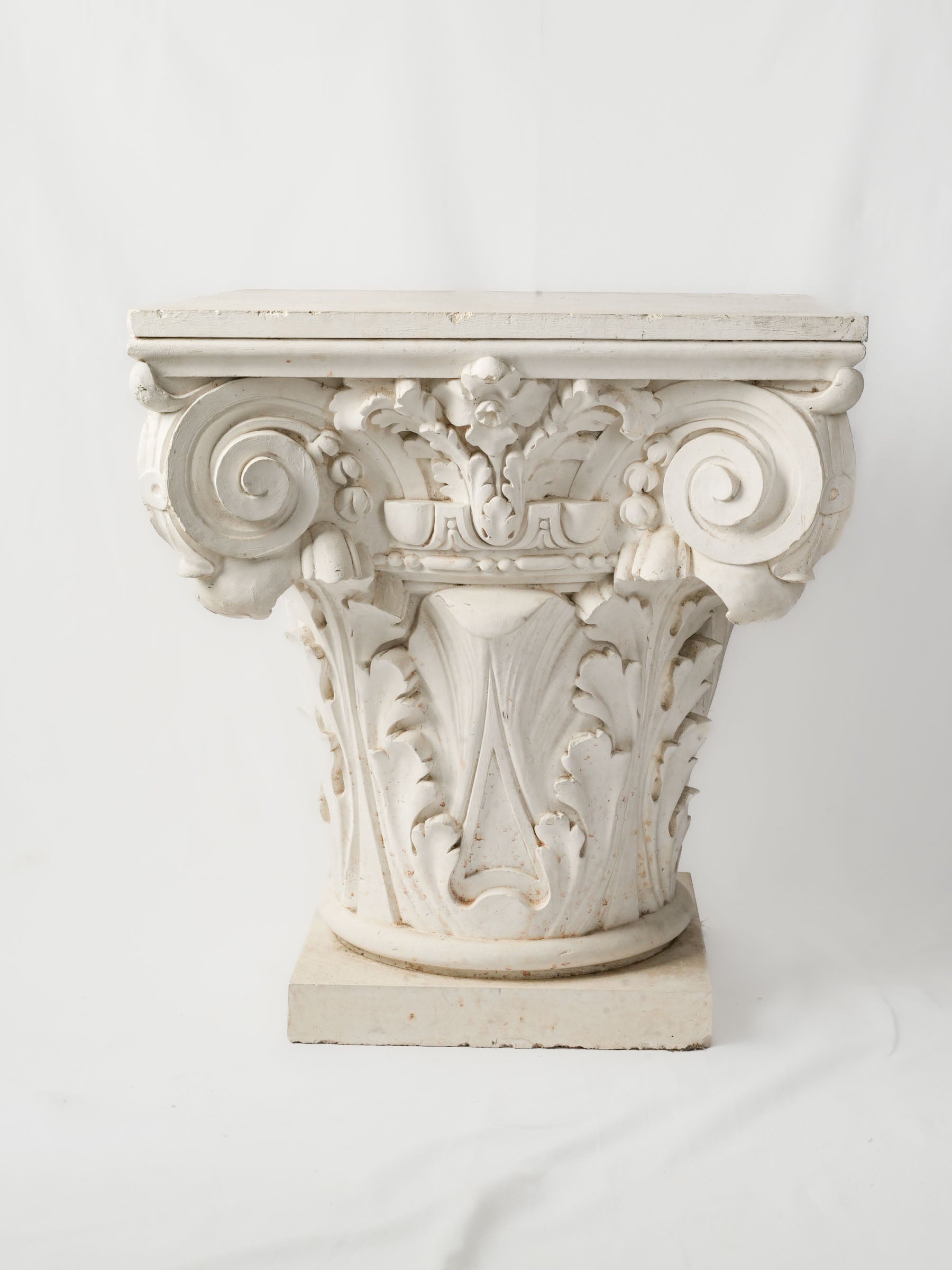 Versatile sculptural set pieces