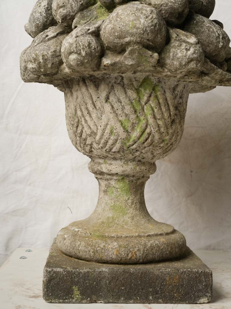 Timeless robust gate decorations