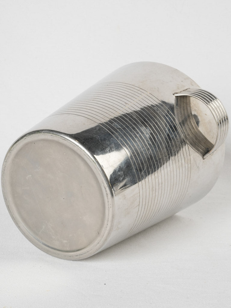 Classic silver-plated champagne accessory