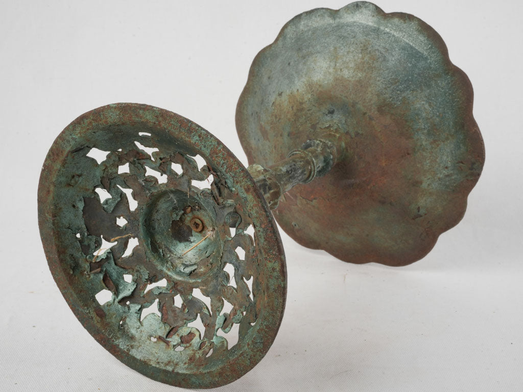 Cohesive nostalgic style bird bath