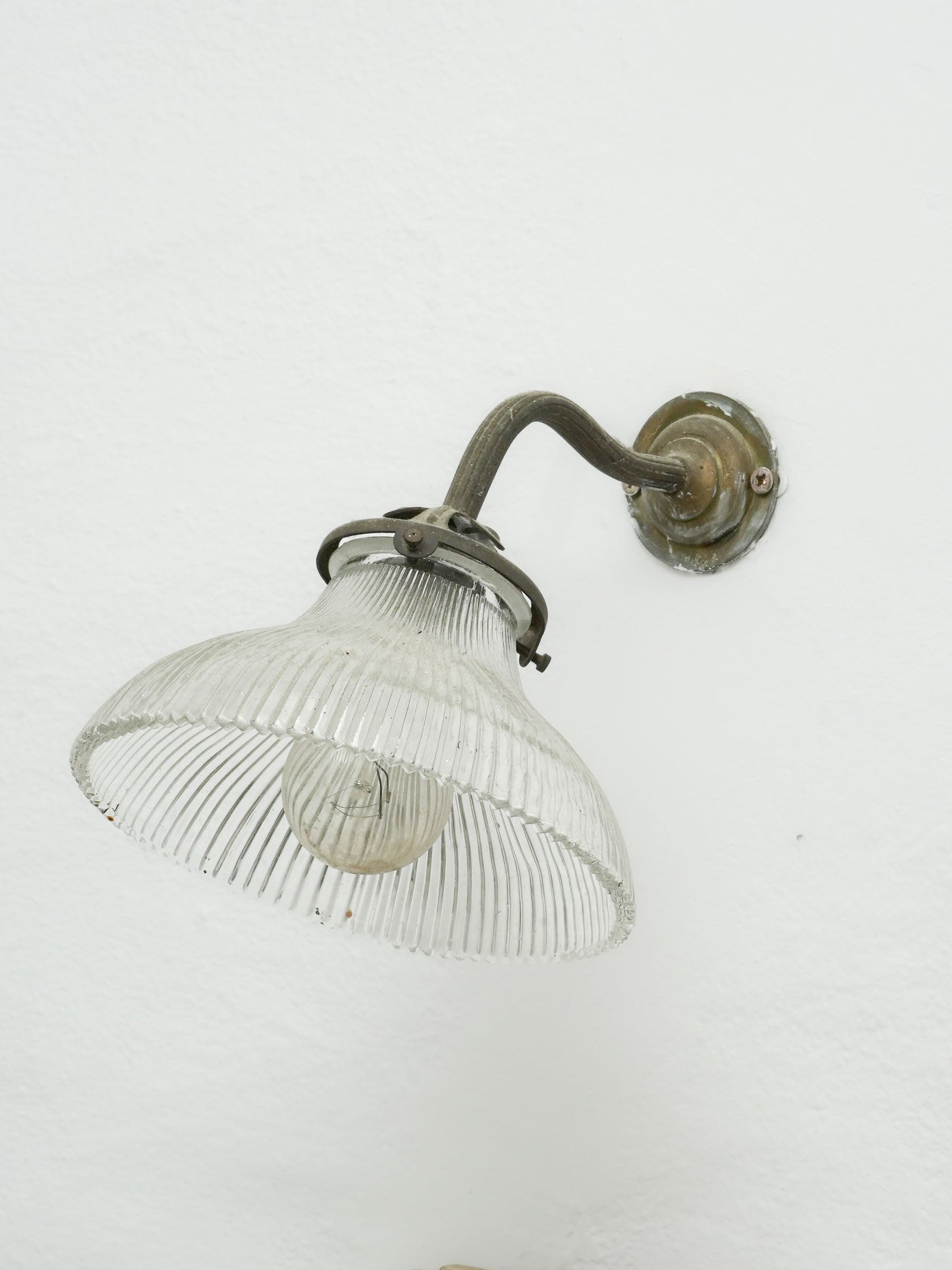 Vintage French Brass Wall Sconce with Ribbed Frosted Glass Shade