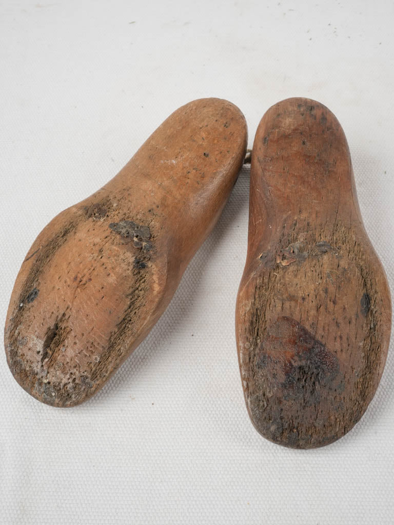 Historic French shoe stays