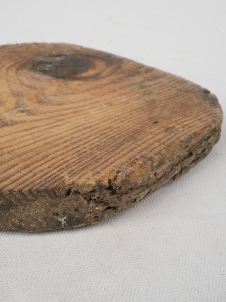 Compact vintage pine platter