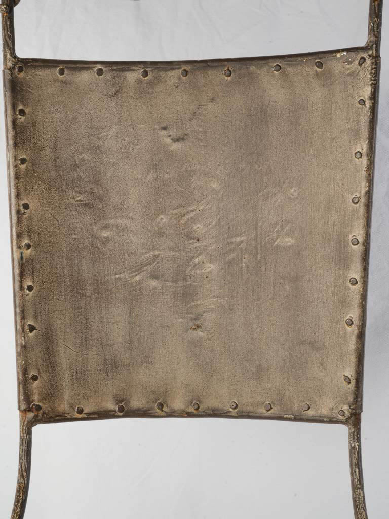 Classic vineyard motif garden set