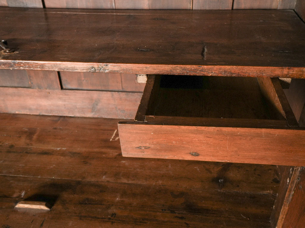 Creased glass pane display cabinet