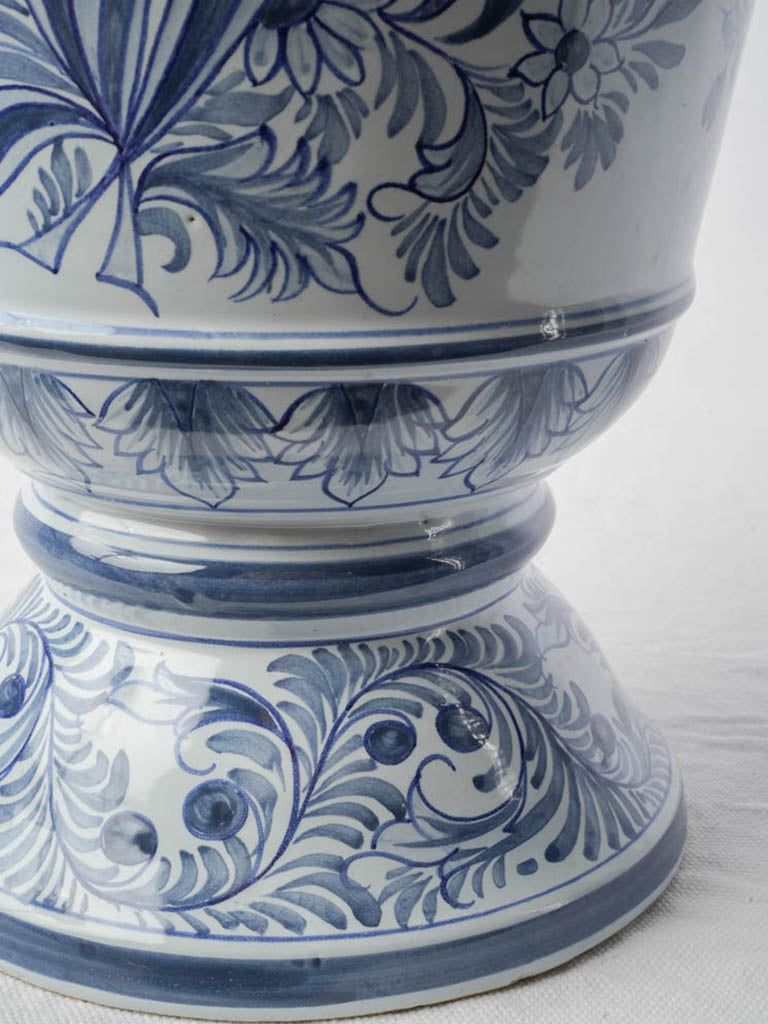Majestic domed cover ceramic vessel
