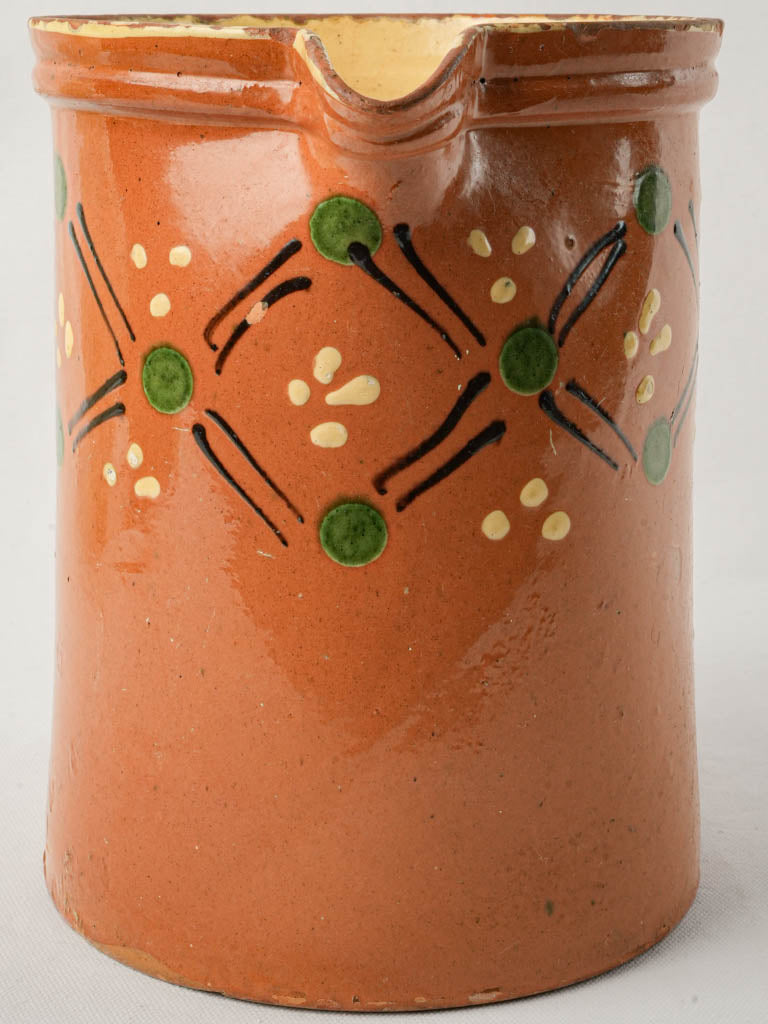 Distinctive geometric patterned kitchen vessel