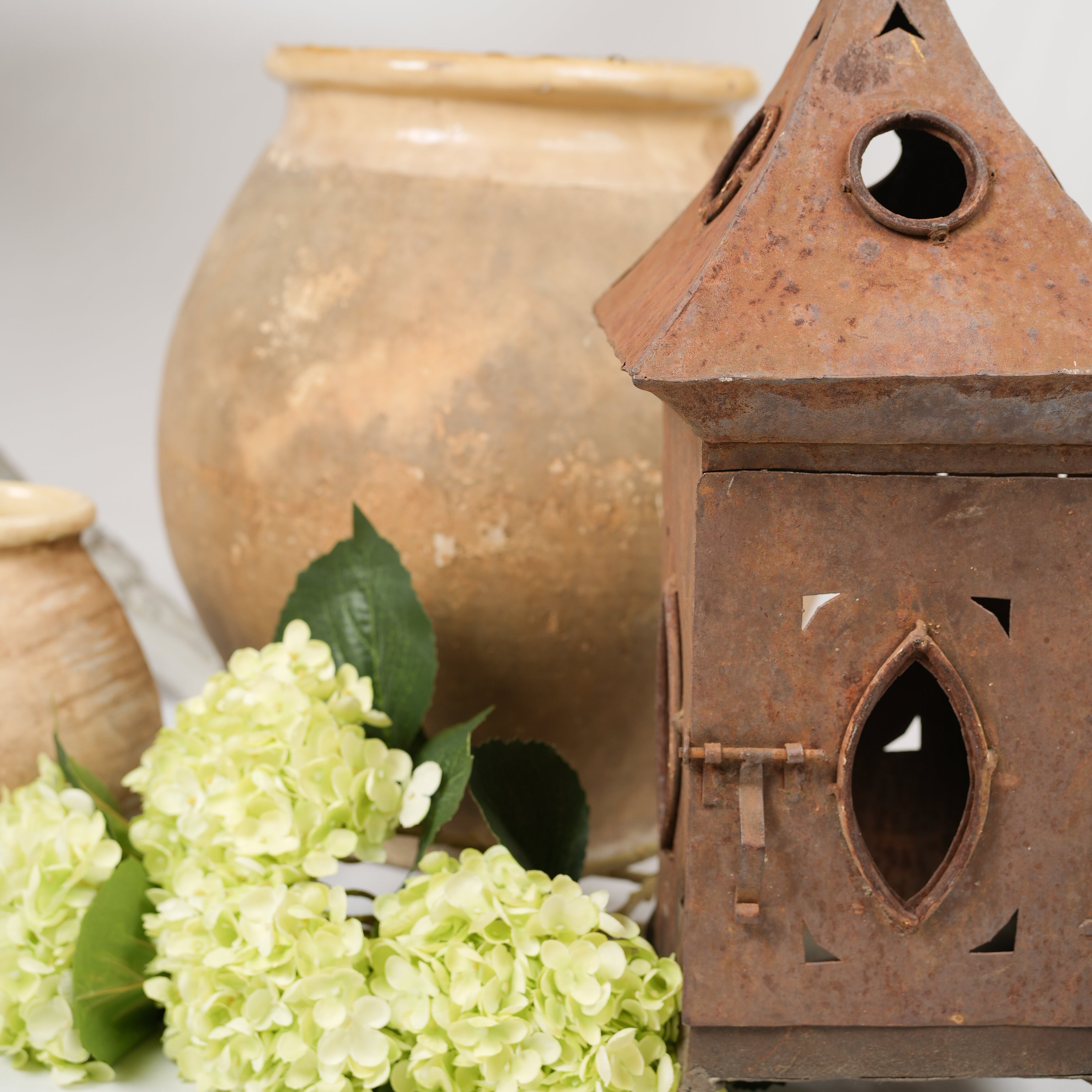 Old-world charm Castelnaudary olive jar