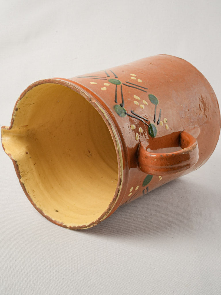 Eye-catching bold design container