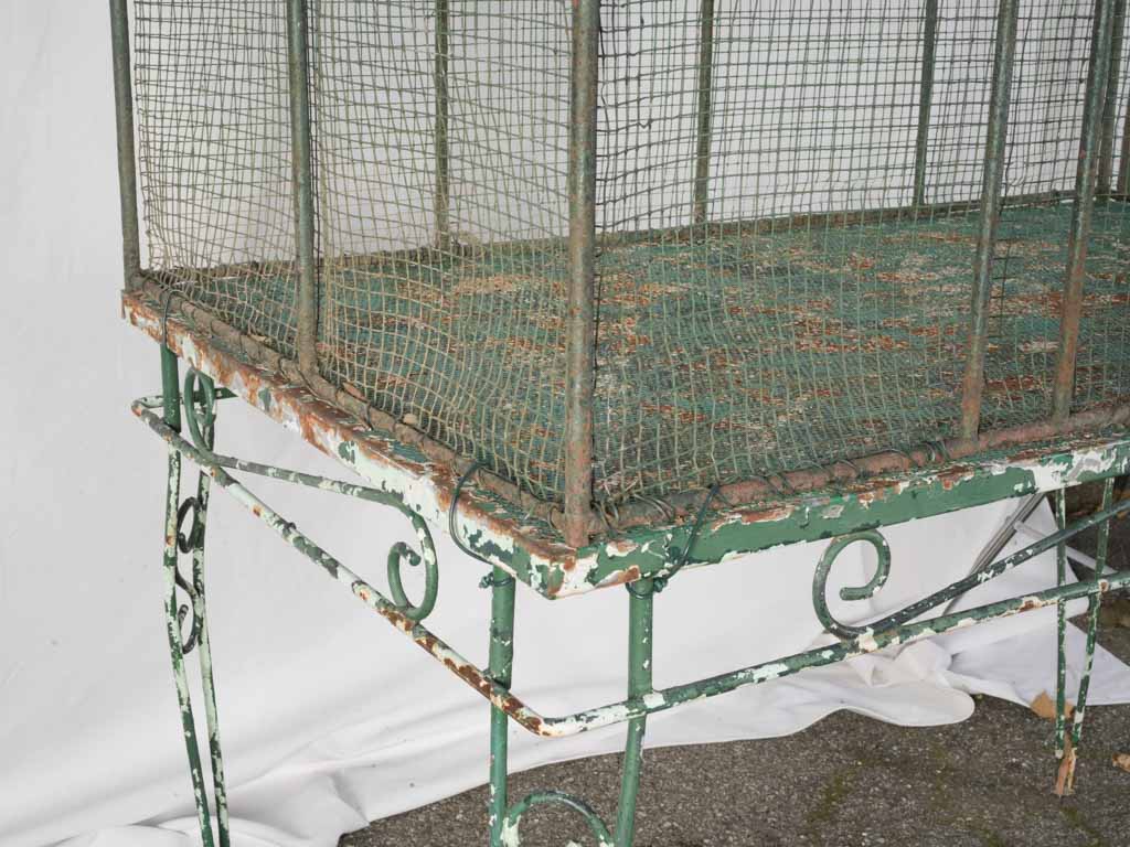 Charming sheet-metal canopy